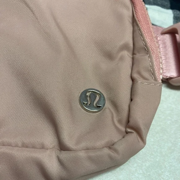 Lululemon pink belt bag - Picture 2 of 5